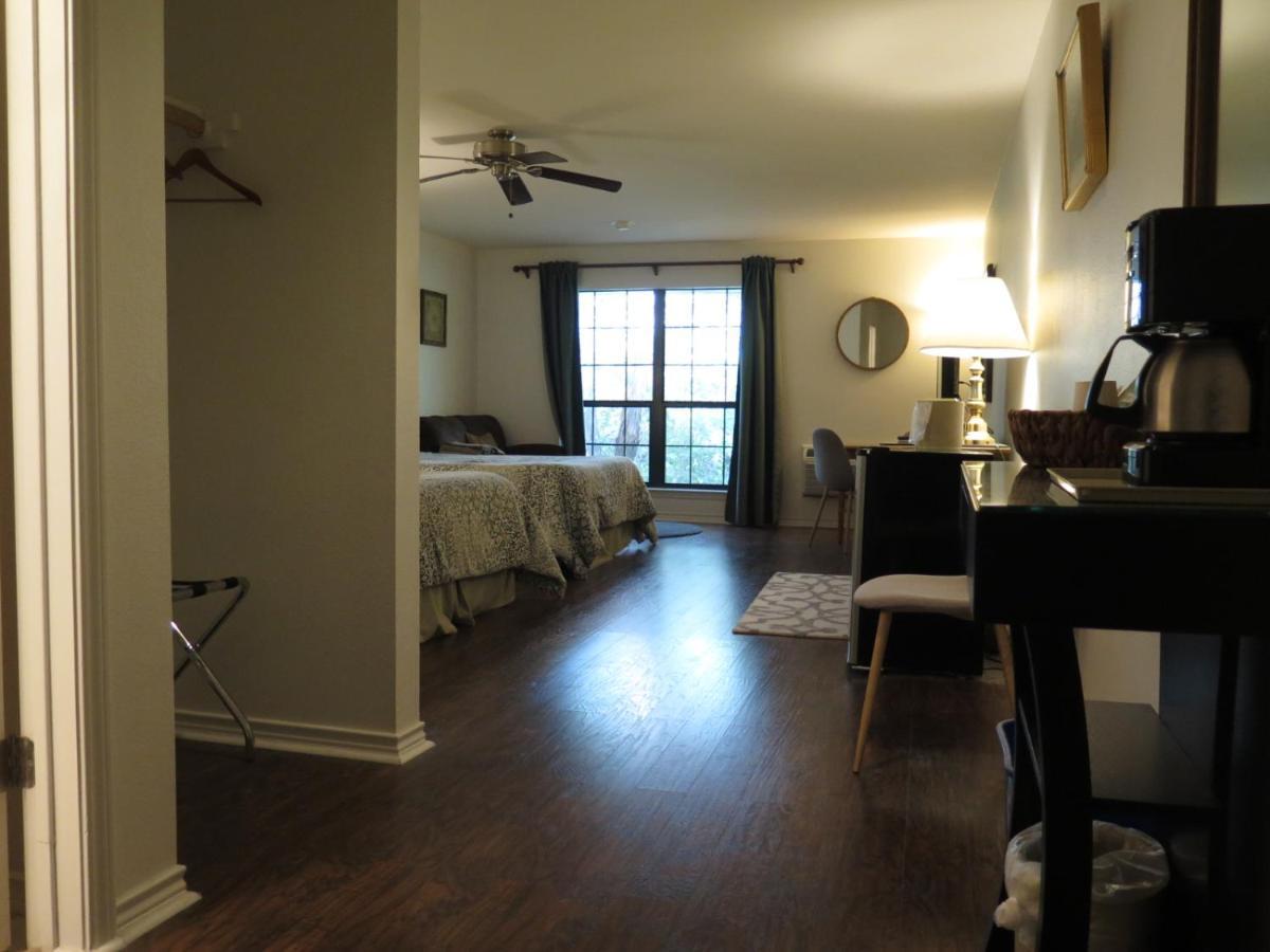Wimberley Inn & Bar מראה חיצוני תמונה