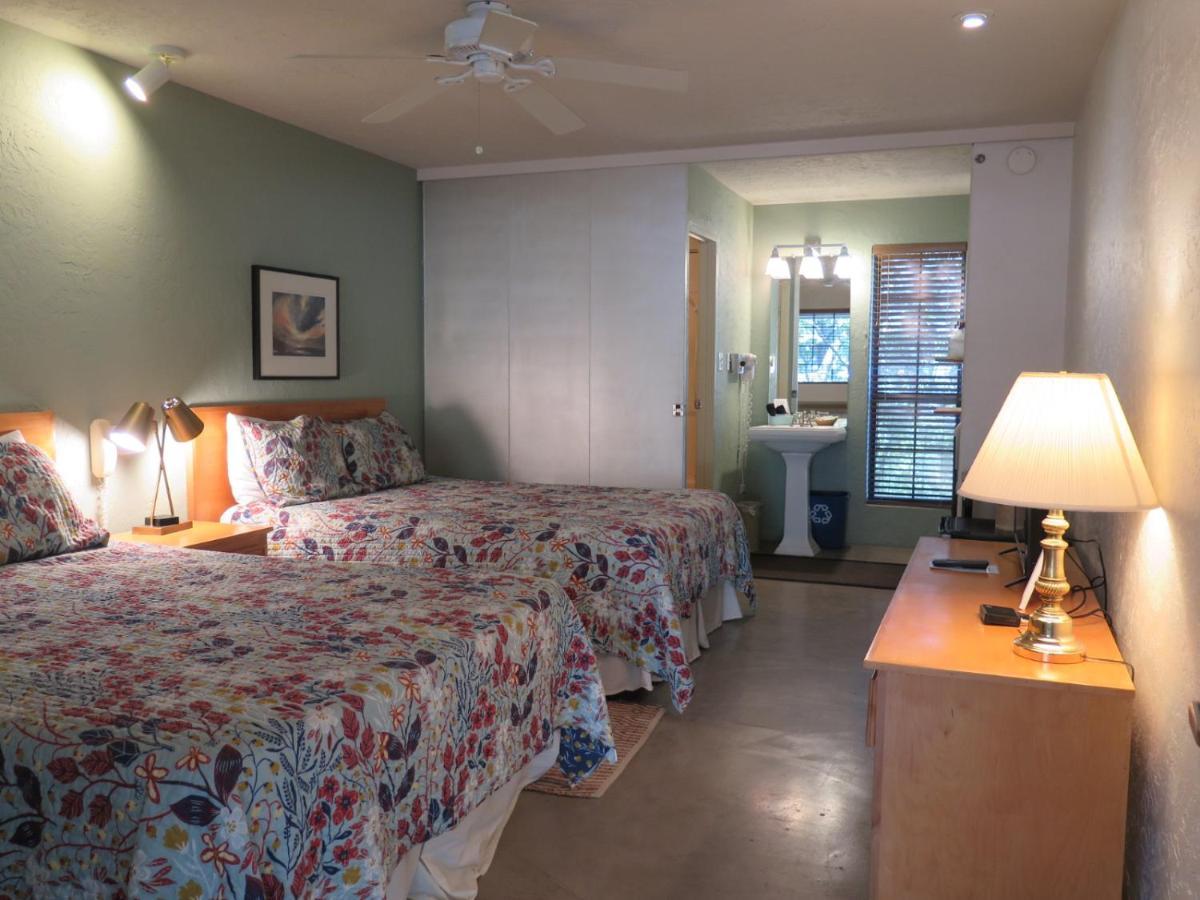 Wimberley Inn & Bar מראה חיצוני תמונה