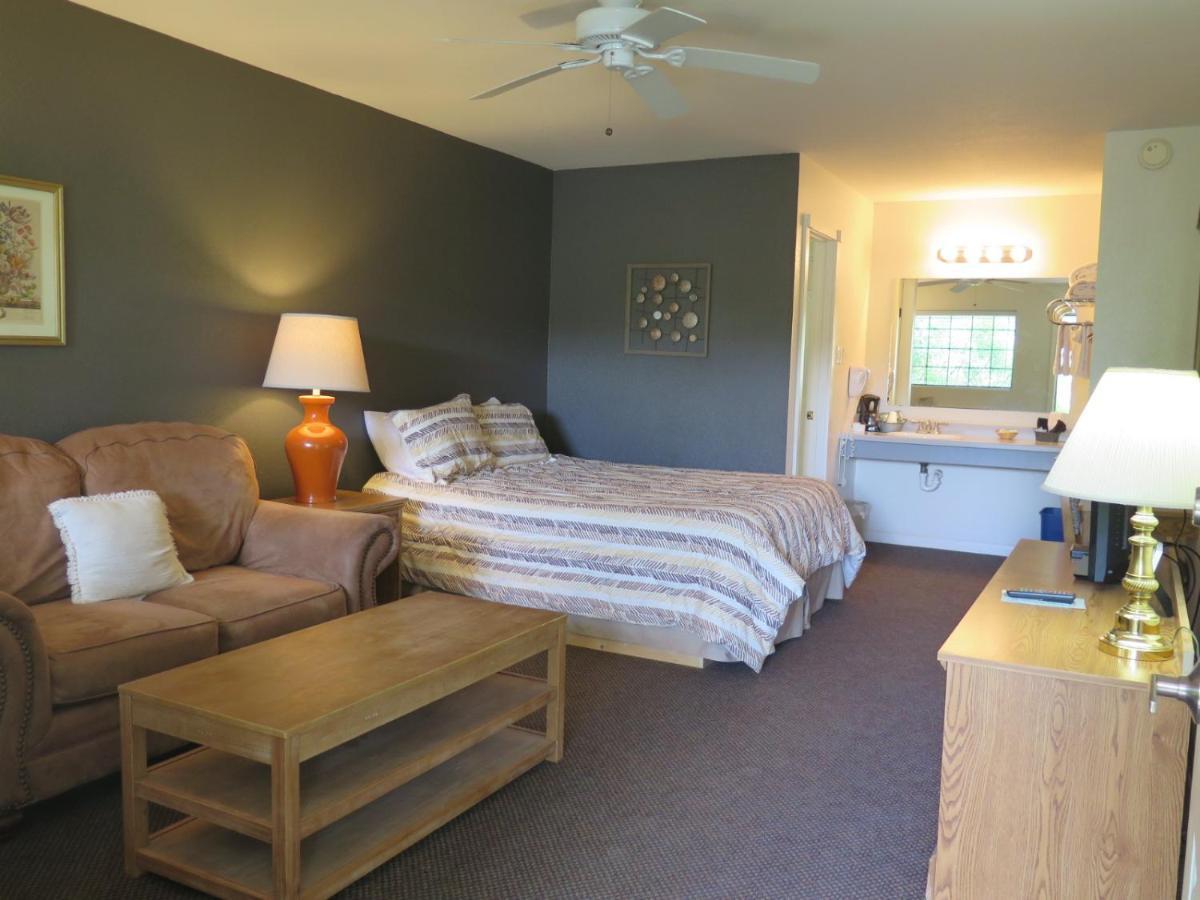 Wimberley Inn & Bar מראה חיצוני תמונה