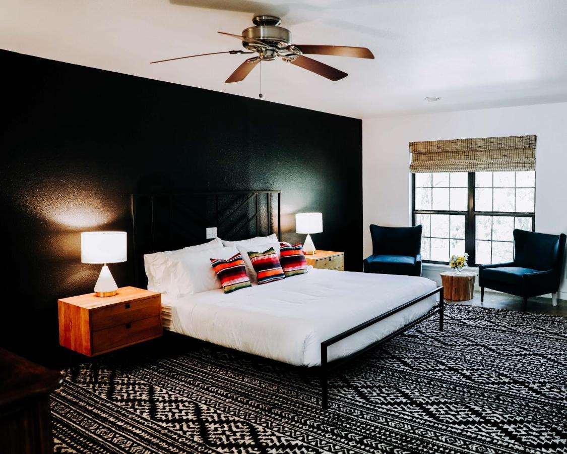Wimberley Inn & Bar מראה חיצוני תמונה