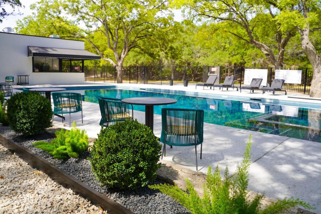 Wimberley Inn & Bar מראה חיצוני תמונה